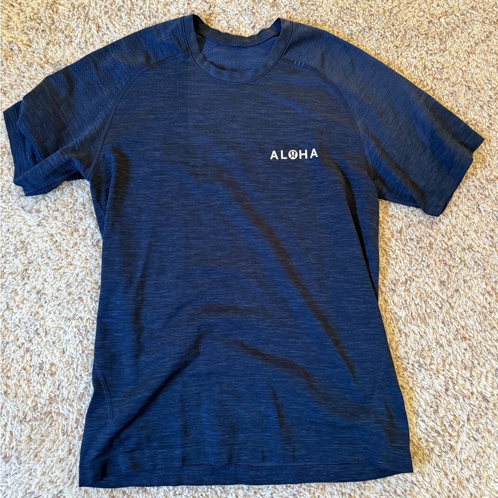 Lululemon ‘Aloha’ Metal Vent Tech short sleeve in Navy